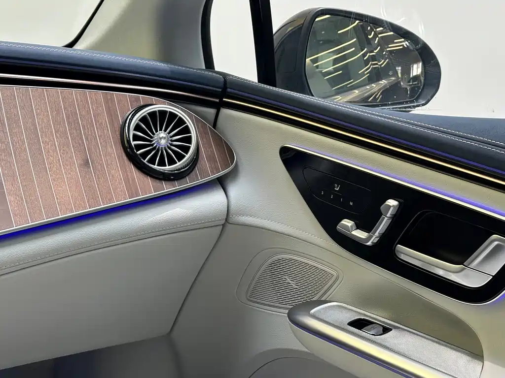 Mercedes-Benz EQE 2025 — фото 13