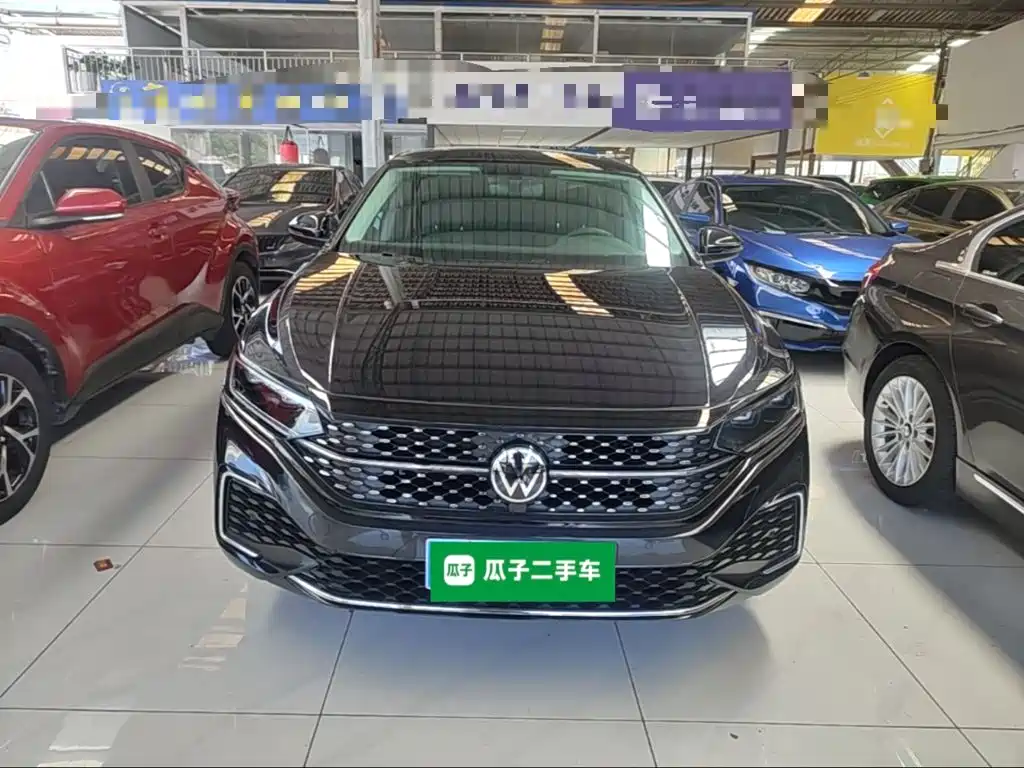 Volkswagen Passat 2025