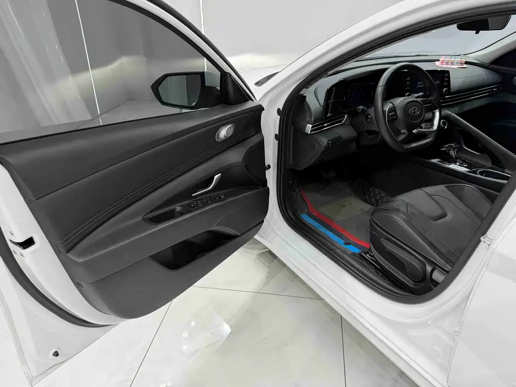 Hyundai Elantra 2022
