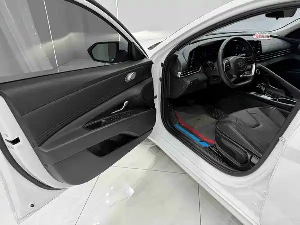 Hyundai Elantra 2022