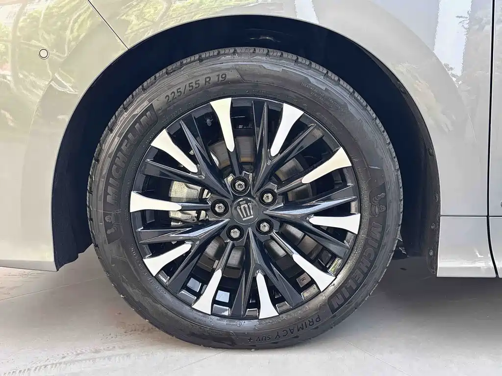 Toyota Vellfire 2024 — фото 18