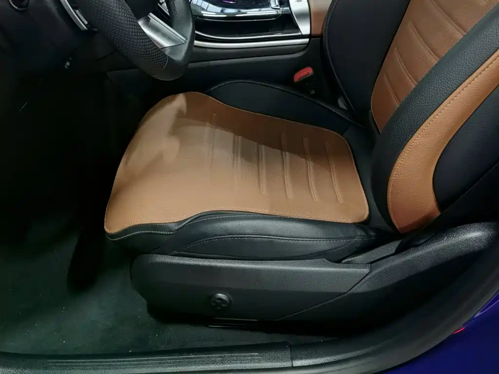 Mercedes-Benz C-Class 2023 — фото 20