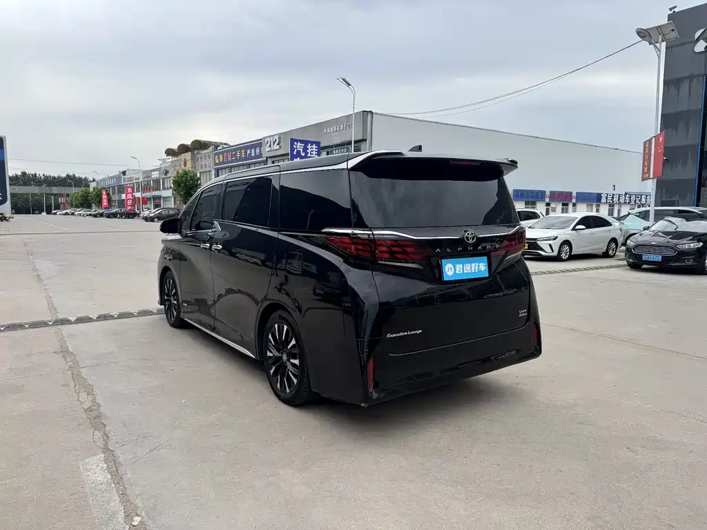Toyota Alphard 2024