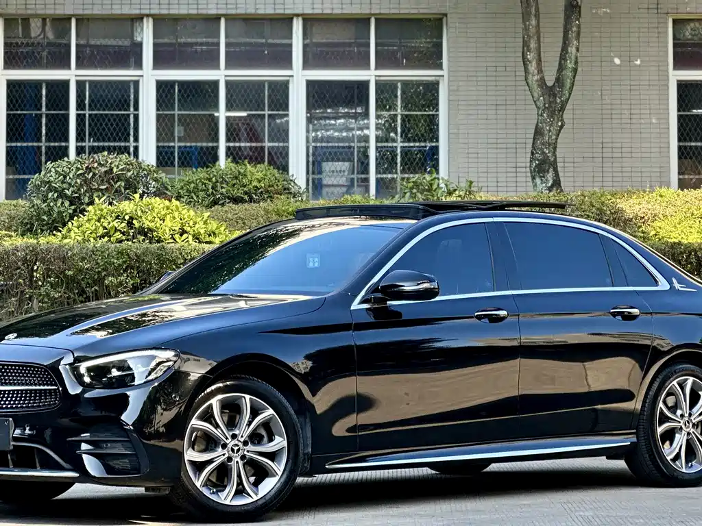 Mercedes-Benz E-Class 2022 — фото 2