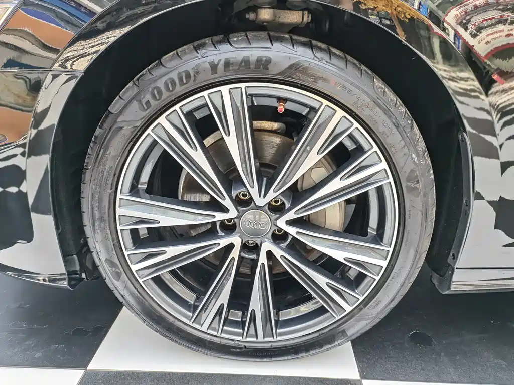 Audi A6L 2022