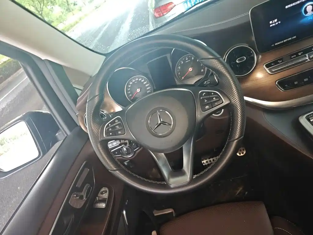 Mercedes-Benz V-Class 2023