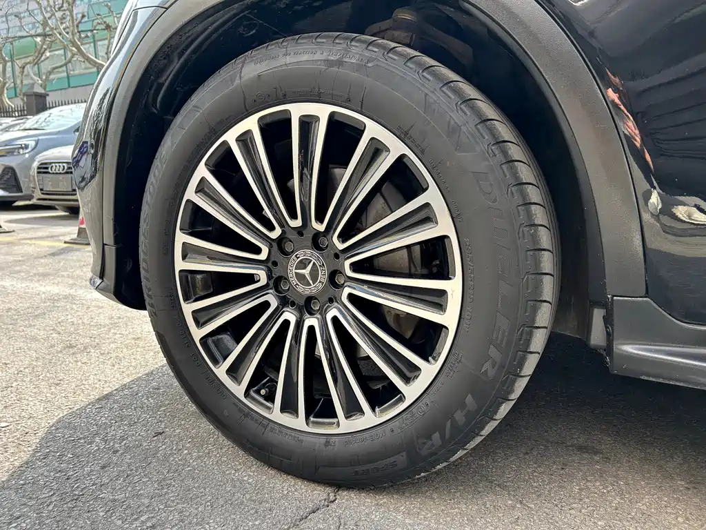 Mercedes-Benz GLC 2018 — фото 17