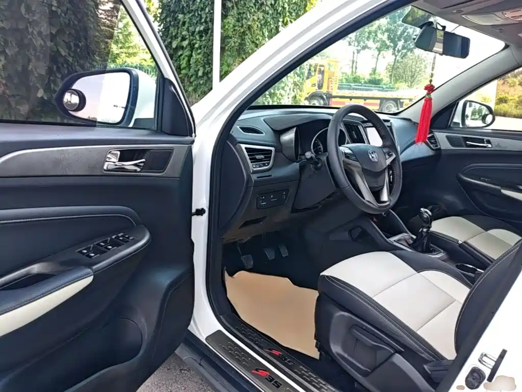 Changan CS35 2017 — фото 16
