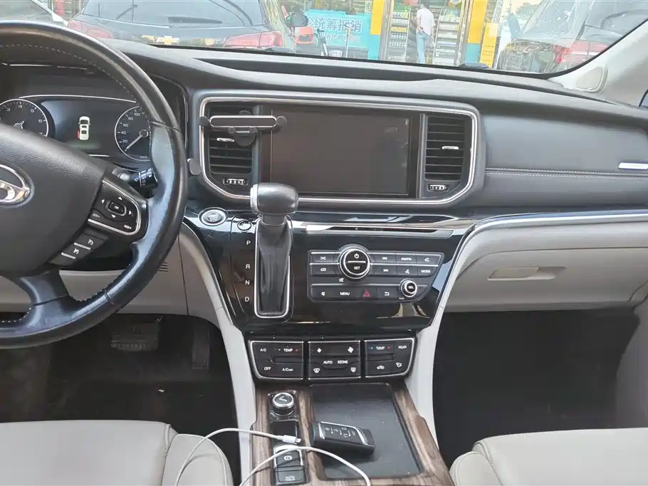 GAC Motor Trumpchi M8 2018 — фото 13