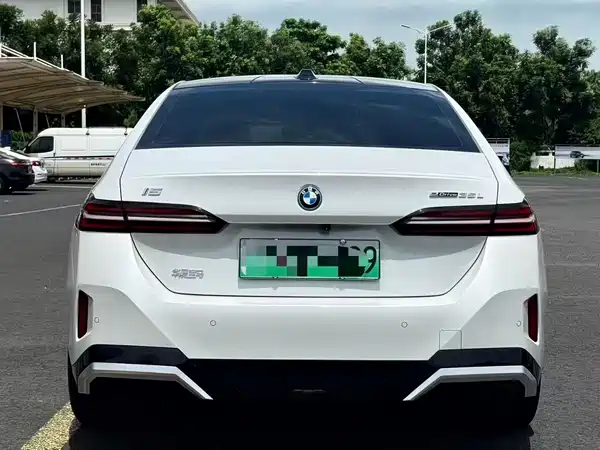 BMW i5 2024