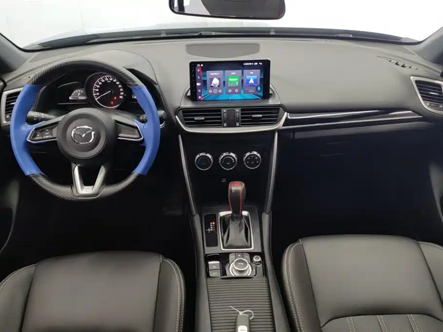 Mazda CX-4 2018 — фото 12