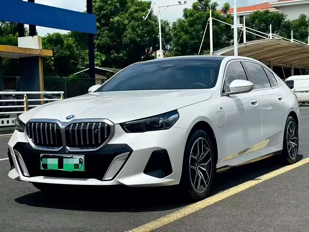 BMW i5 2024 — фото 1