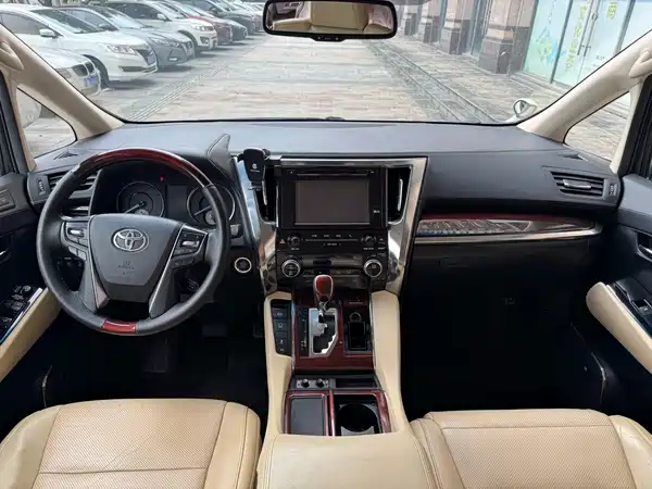 Toyota Alphard 2016