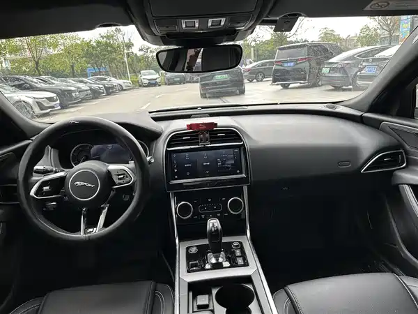 Jaguar XEL 2022
