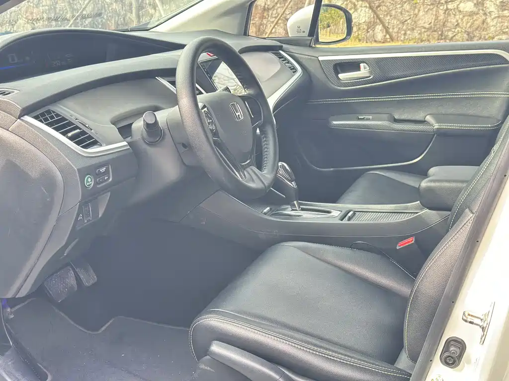 Honda Jade 2017