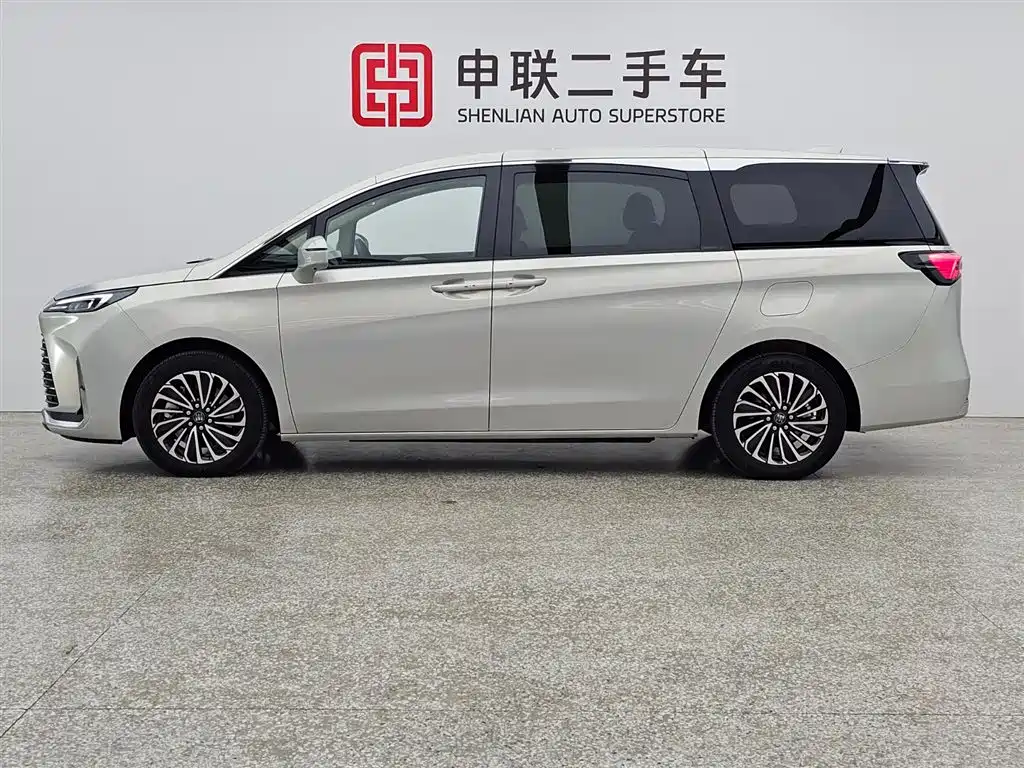 Buick GL8 Hybrid 2025 — фото 15