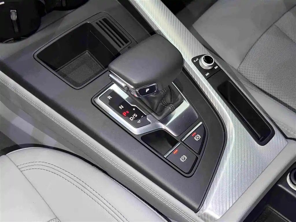 Audi A4L 2020 — фото 16