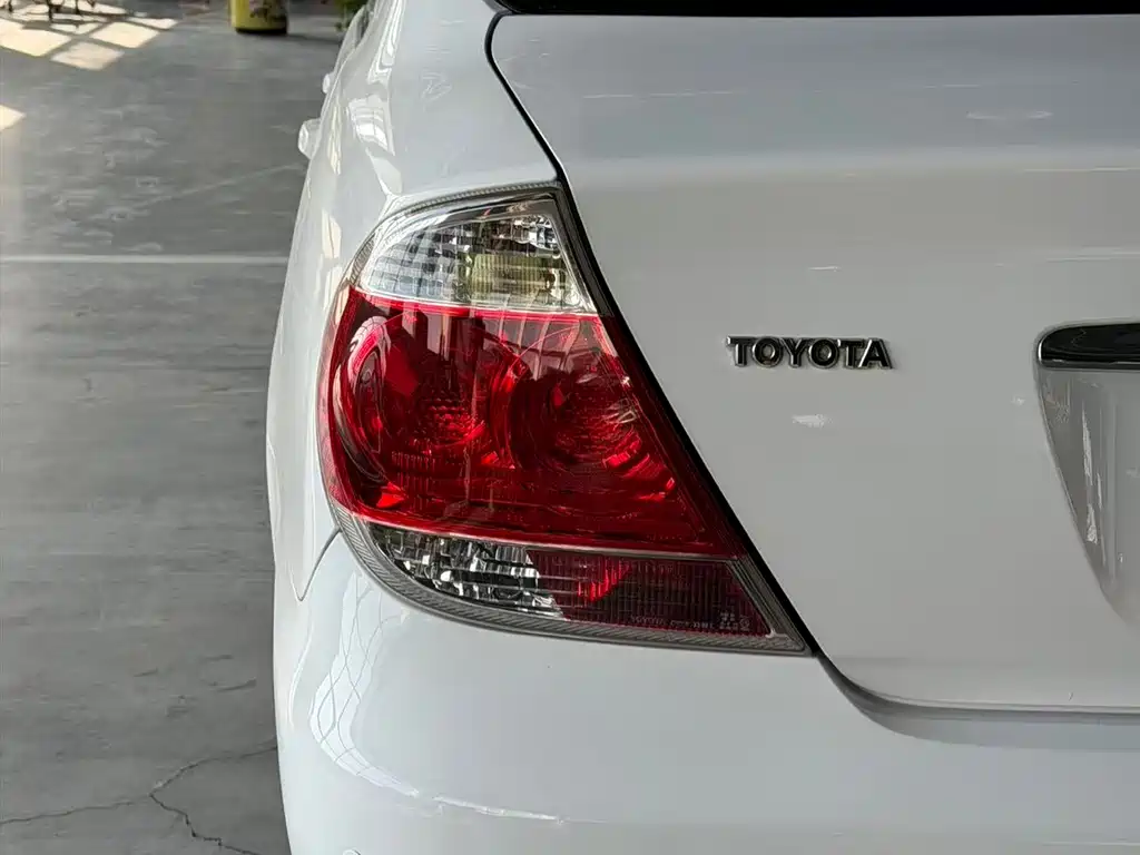 Toyota Camry 2005 — фото 5