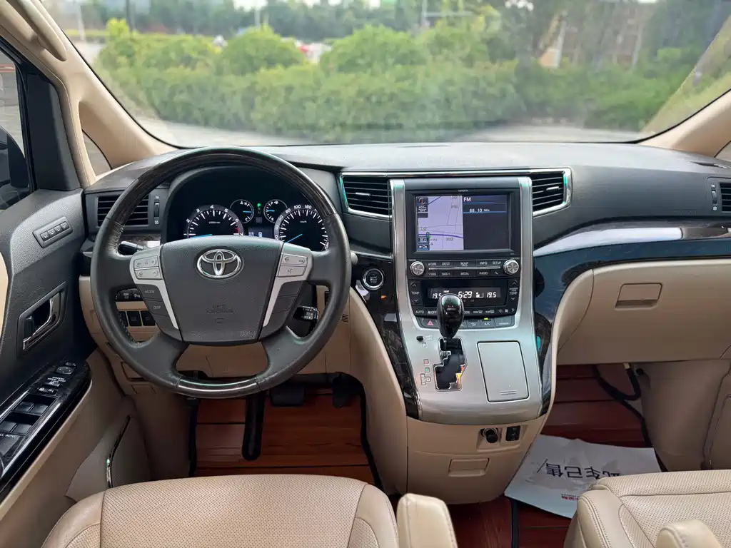 Toyota Alphard 2014 — фото 9