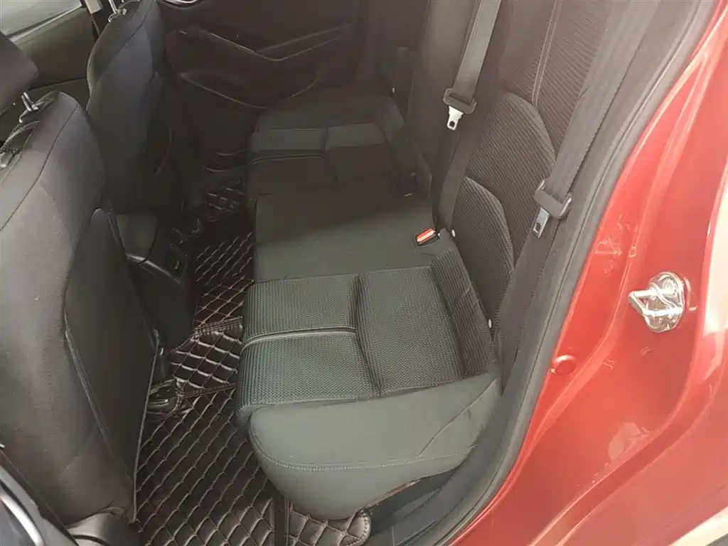 Mazda 3 Axela 2017 — фото 17