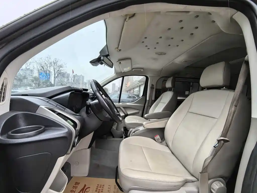 Ford Tourneo 2017 — фото 19