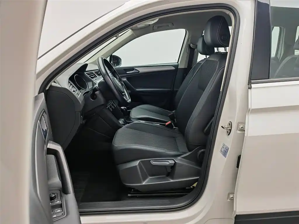 Volkswagen Tiguan L 2017 — фото 10