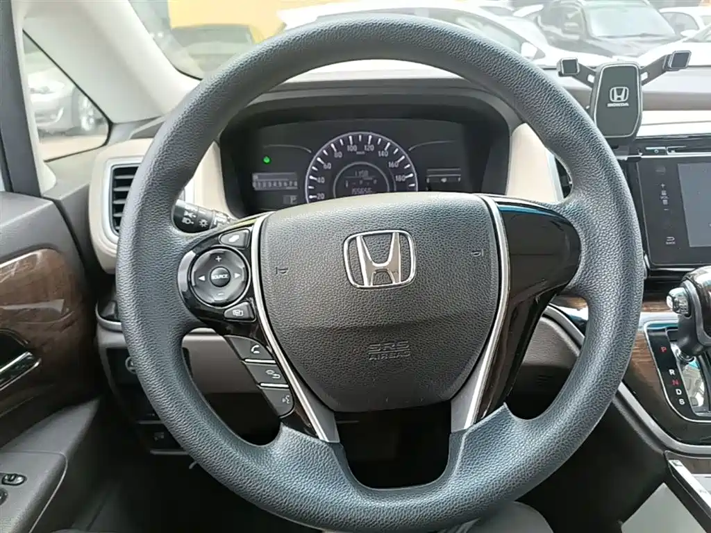Honda Odyssey 2018 — фото 11