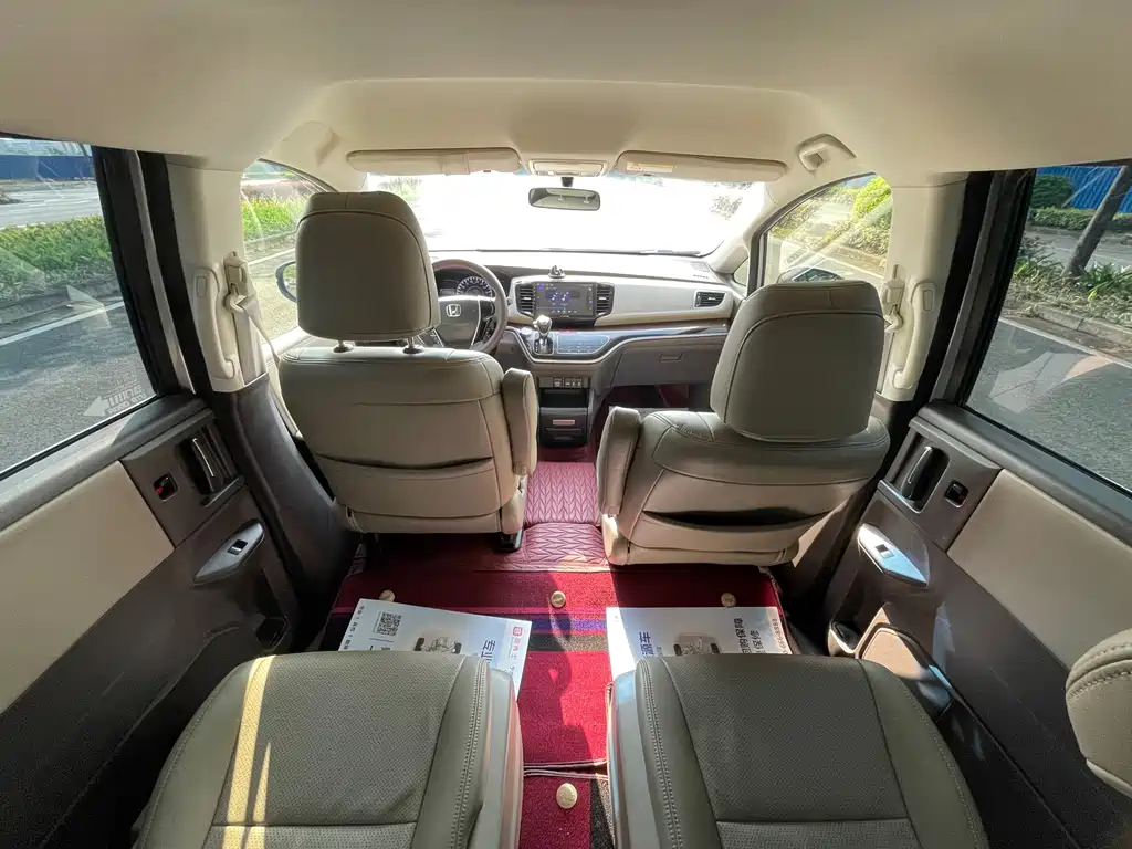 Honda Odyssey 2018 — фото 23