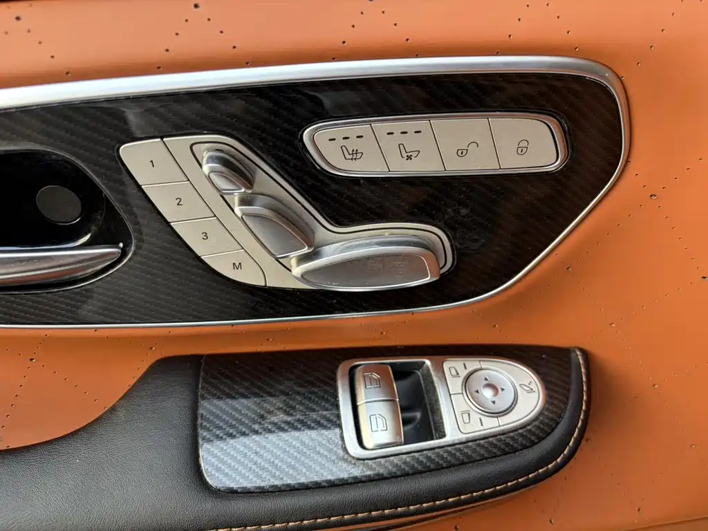 Mercedes-Benz V-Class 2023 — фото 10