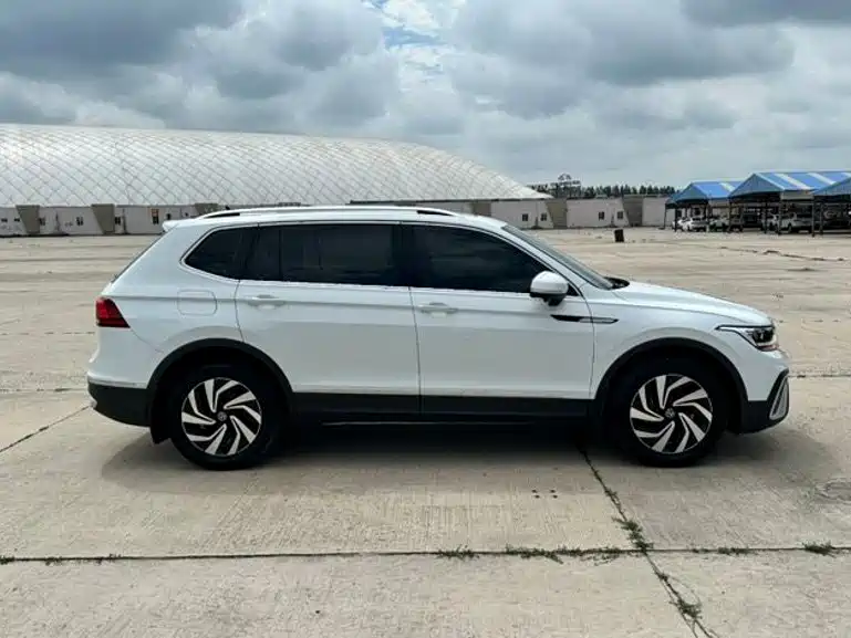 Volkswagen Tiguan L 2023