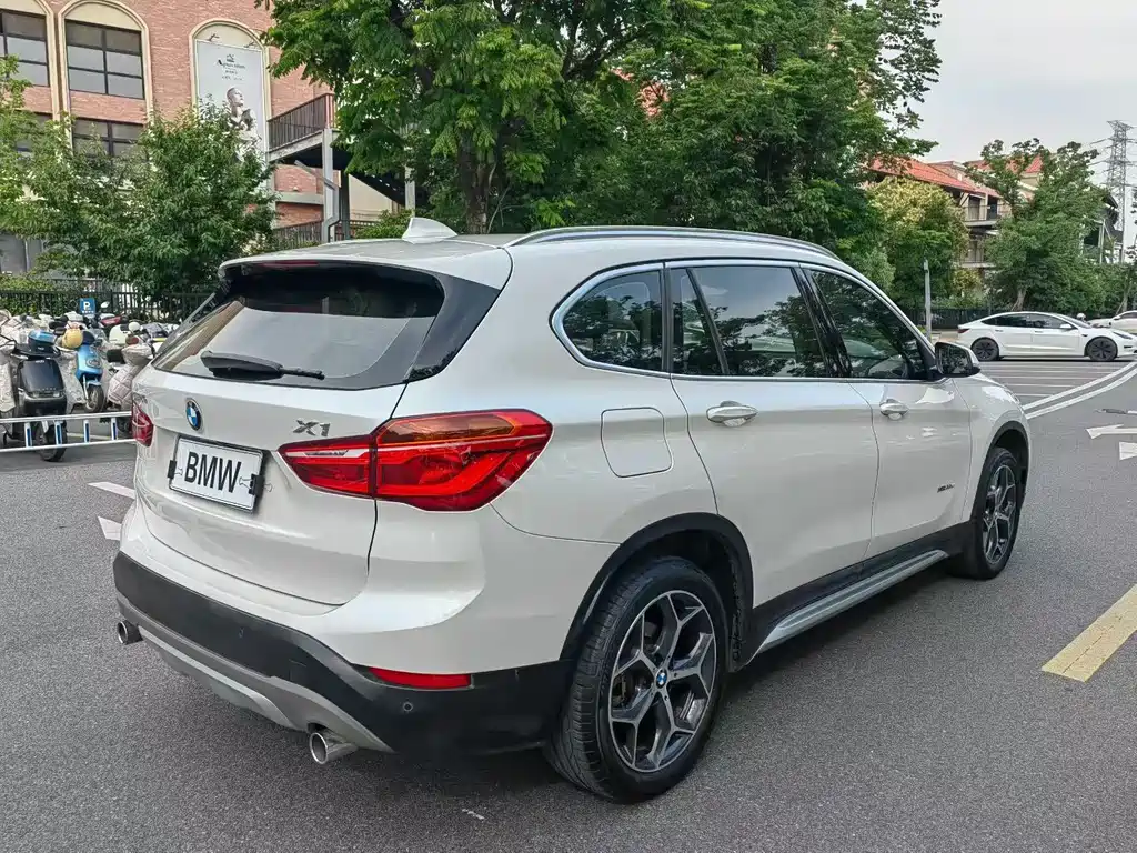 BMW X1 2018 — фото 9