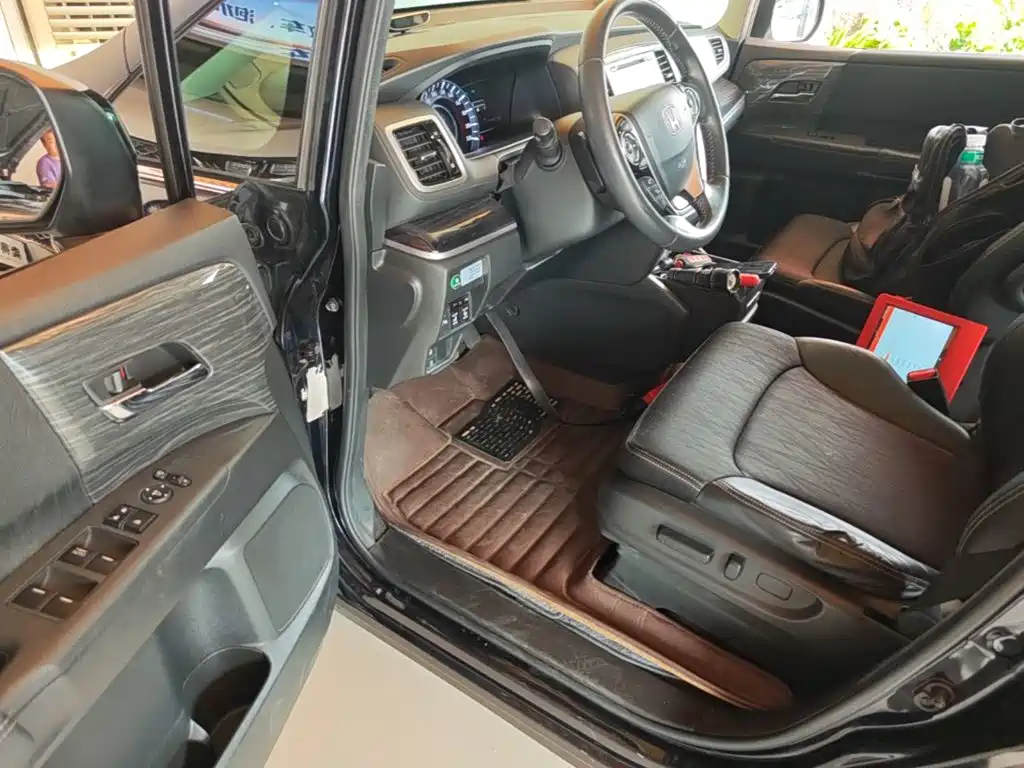 Honda Odyssey 2016 — фото 16