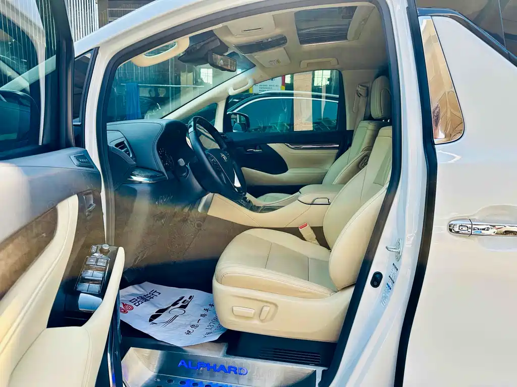 Toyota Alphard 2021 — фото 6