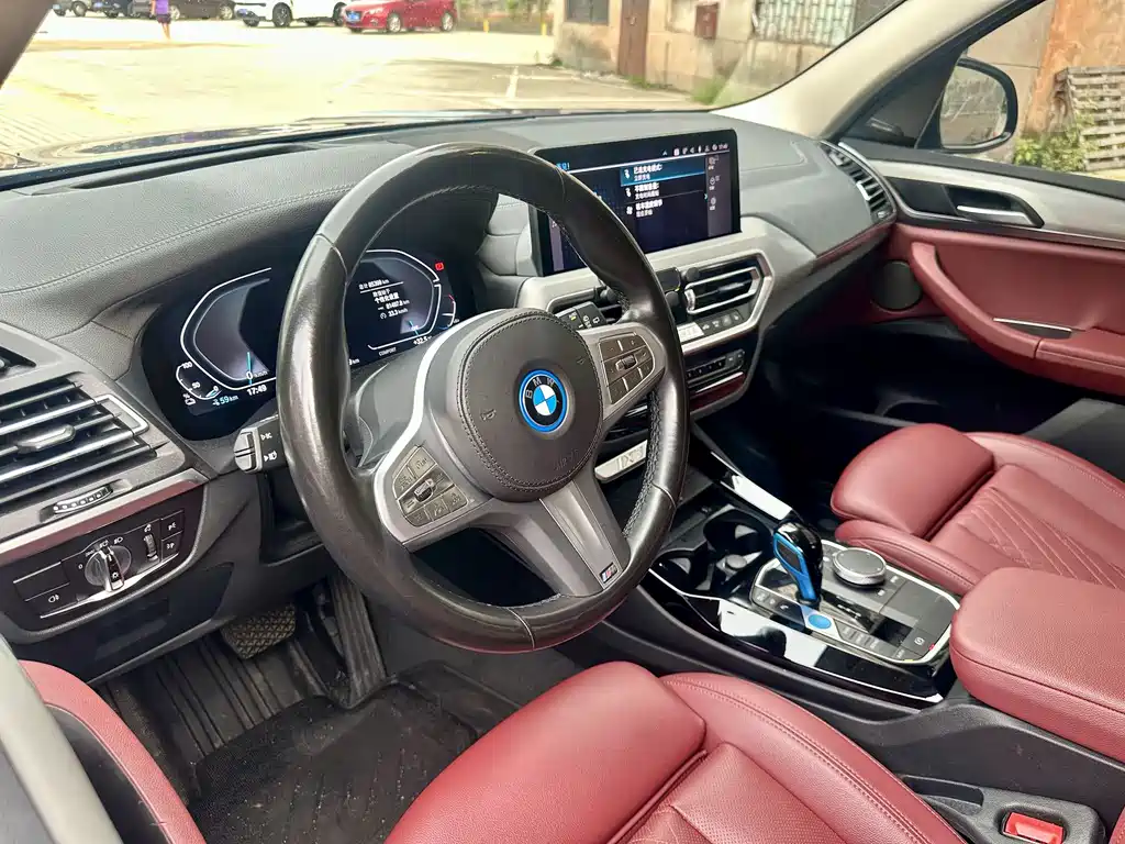 BMW iX3 2022 — фото 19