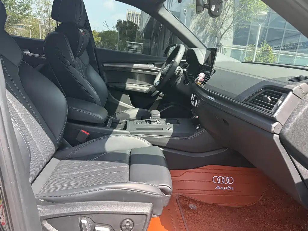 Audi Q5L 2025 — фото 10