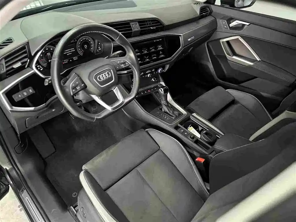 Audi Q3 2023 — фото 10