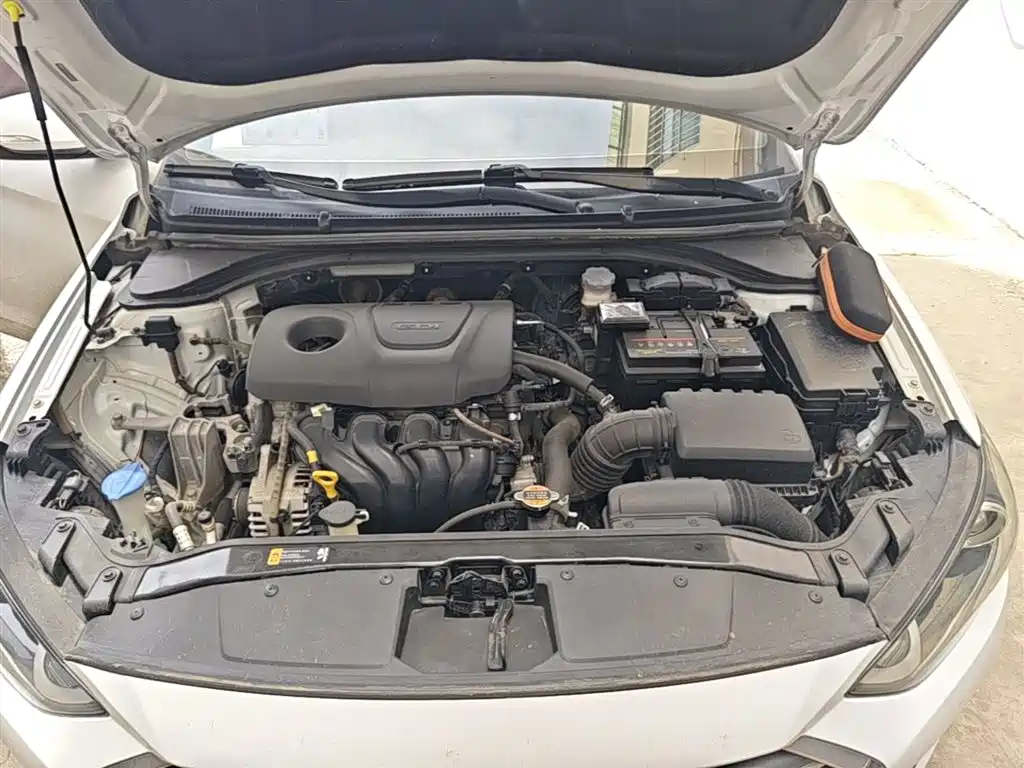 Hyundai Elantra 2017 — фото 20
