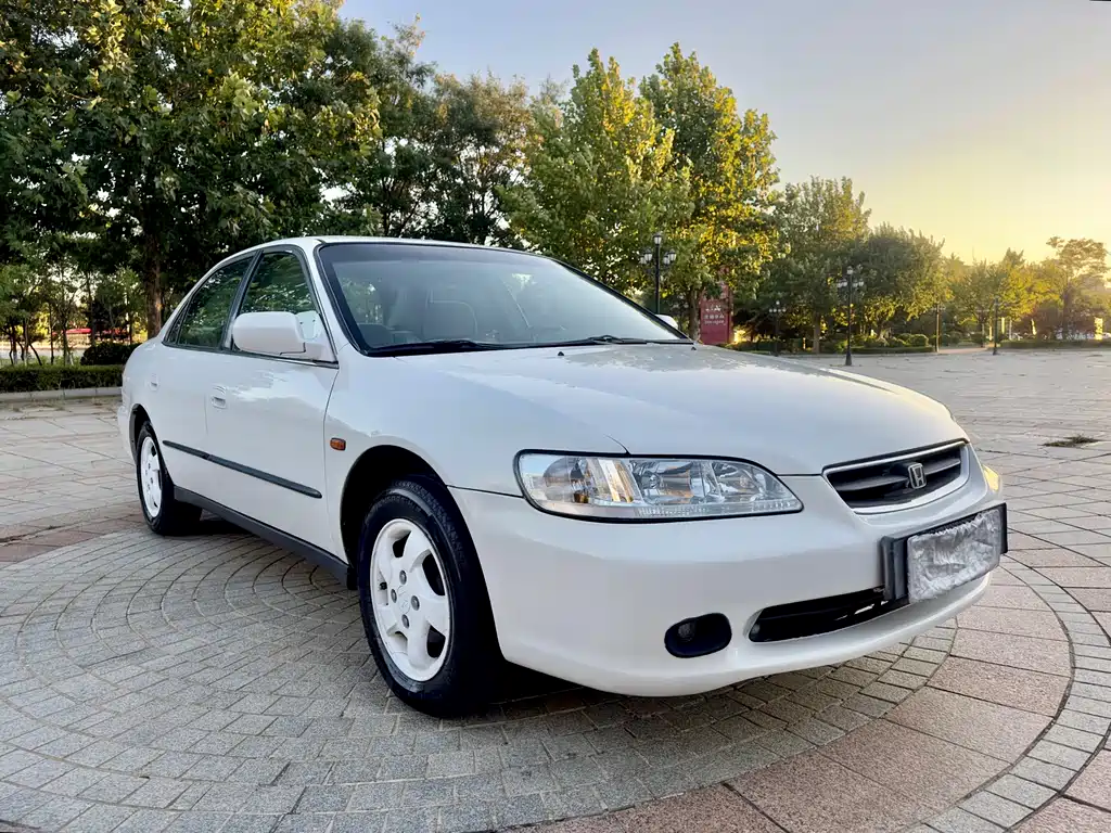 Honda Accord 2001 — фото 2