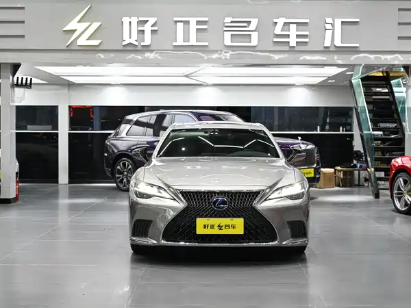 Lexus LS 2021