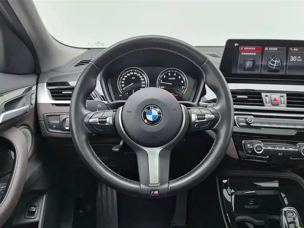 BMW X2 2023 — фото 11