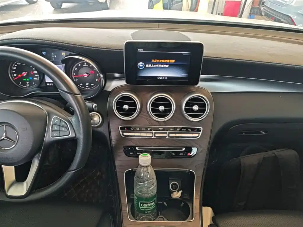 Mercedes-Benz GLC 2017 — фото 13