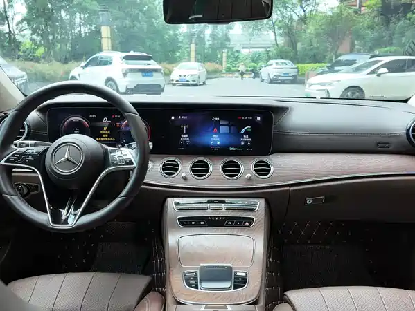 Mercedes-Benz E-Class 2022