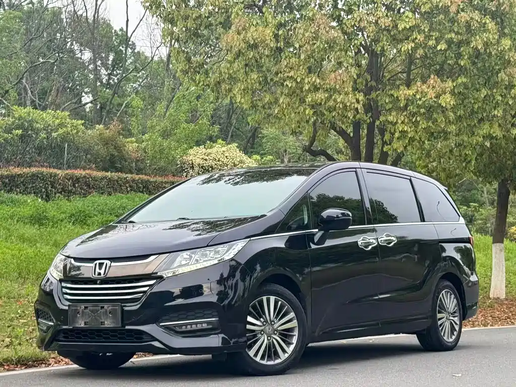 Honda Odyssey 2018 — фото 1