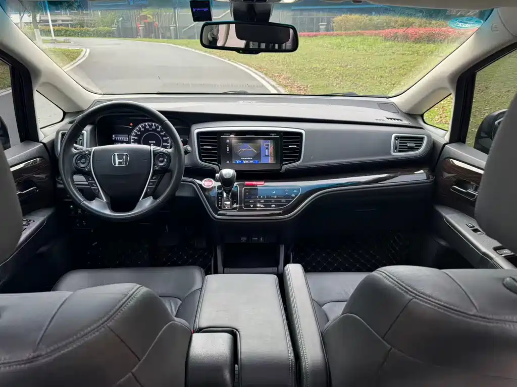 Honda Odyssey 2018 — фото 12