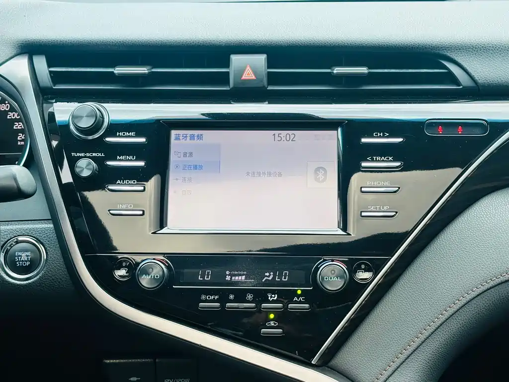Toyota Camry 2018 — фото 15