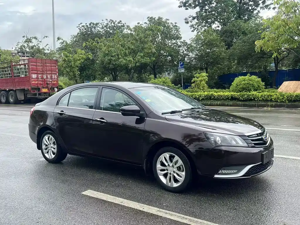 Geely Emgrand 2015 — фото 3