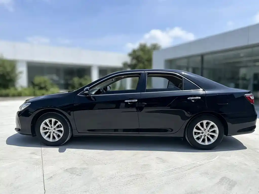 Toyota Camry 2016 — фото 3