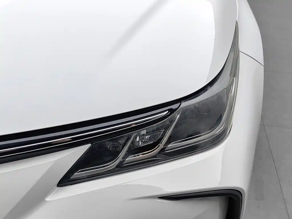Toyota Corolla 2023 — фото 7