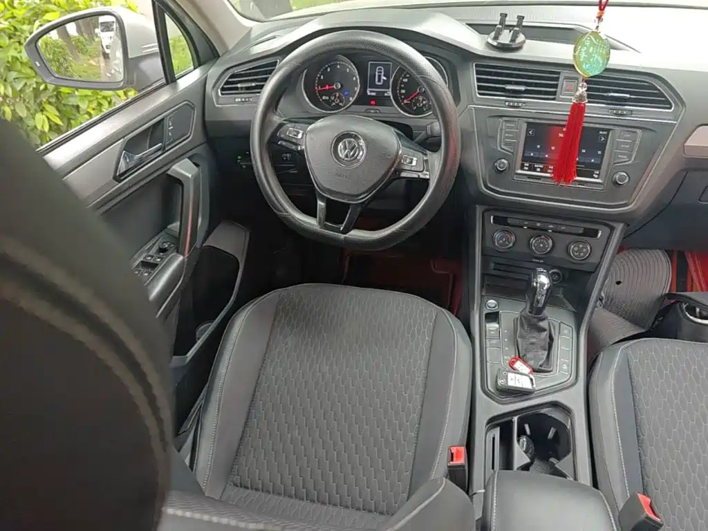 Volkswagen Tiguan L 2018 — фото 11