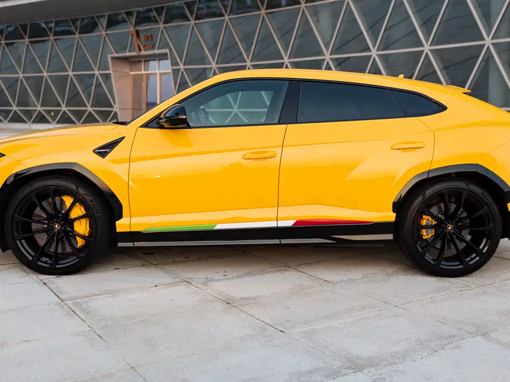 Lamborghini Urus 2023 — фото 3